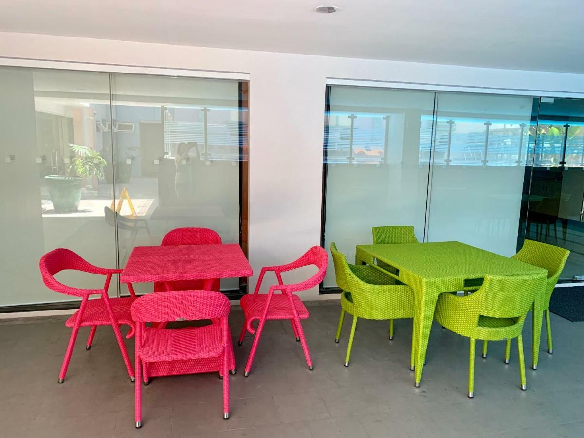 Chillax Studio 101 Newport Boulevard Манила Экстерьер фото